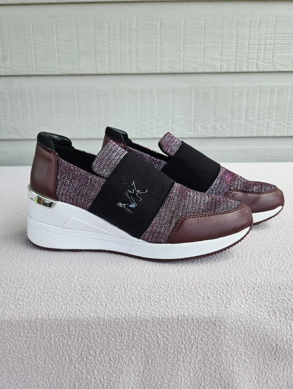 Michael Kors Felix Trainer Wedge Slip-On Sneaker Women SZ 7.5 Black Merlot READ
